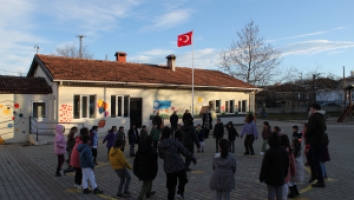 Müzikist Köye Kavuştu
