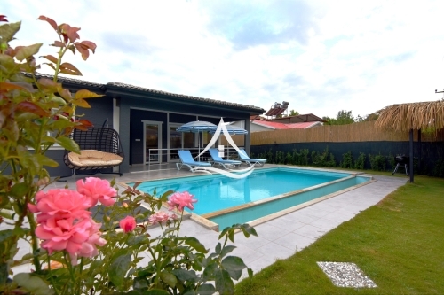 Muhafazakar Bir Villada Tatil