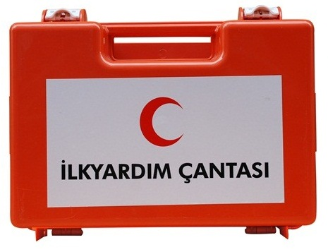  İLK YARDIM ÇANTASINDA BULUNMASI GEREKENLER